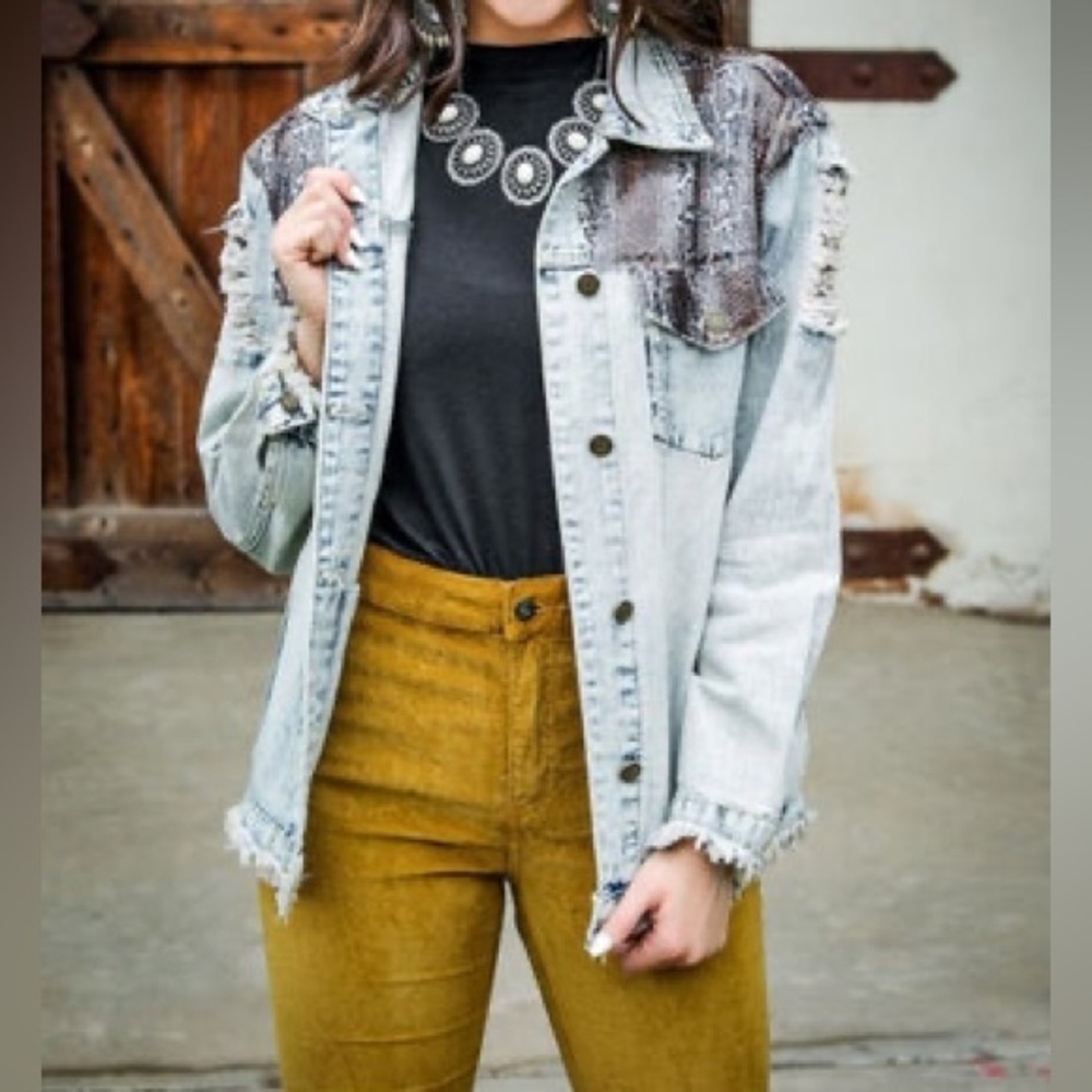 L&B SEQUINED FAUX SNAKESKIN DISTRESSED DENIM JACKET, HIPPIE STYLE WOMEN SIZE M